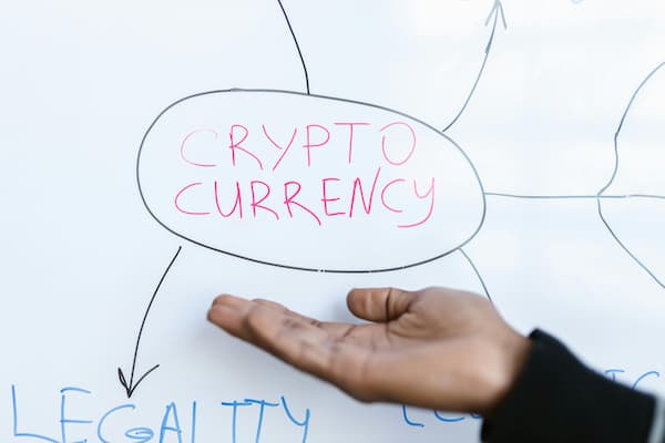 利率前瞻：2.37%下行与黄金历史规律回顾